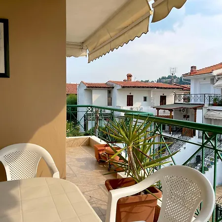 Pefkochori Apartments *